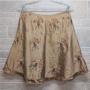 Intuitions Anthropologie Floral appliqués Embroidered gold Skirt
